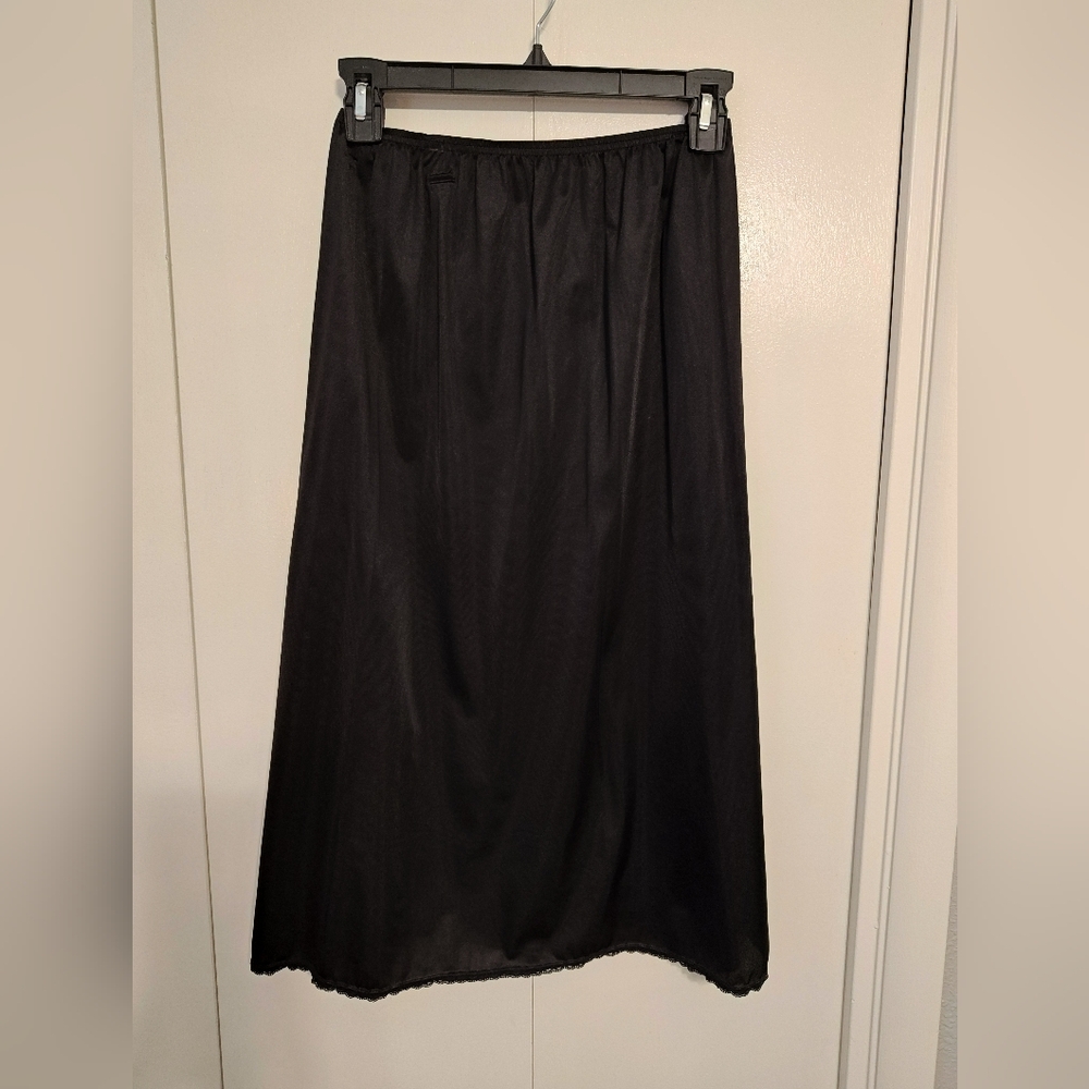 3/$20 Vanity Fair Slip Undergarment - 28" M40
